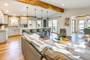 Boat Dock, Hot Tub and Deck Lakefront Nekoosa Home!