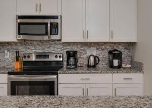 Outdoor Movie Theatre! Heated Private Pool! 4 Mi to Disney! Grill