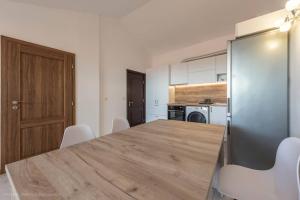 Welcome to the Pop House