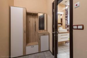 Welcome to the Pop House