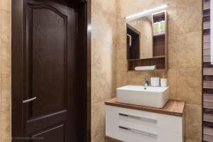 Welcome to the Pop House