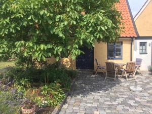 Beautiful Home In Simrishamn With 2 Bedrooms And Wifi