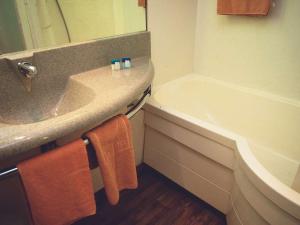 Hotels Novotel Paris Nord Expo Aulnay : Chambre Triple Standard
