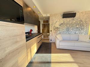 Romance Marine , face à la mer