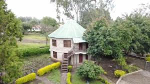 Emanyatta Lodge