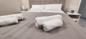 Annas Apartments and Studios - Planespotters Paradise!!!