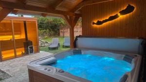 Balaton Apartman - 4hvězdičkové hotely ve městě Balatonmáriafürdő