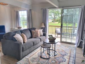 Gorgeous with Golf View, Branson StripLake Marina