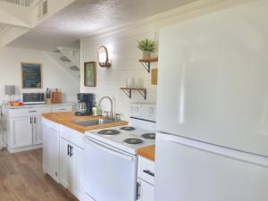 Gorgeous with Golf View, Branson StripLake Marina