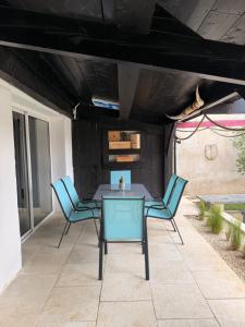 Villas Charme rustique- piscine privee et jardin : photos des chambres