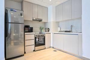 F1 Yas 1BR Near Parks and Canal Walk