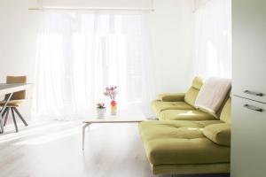 Apartment with balcony at the gates of Paris