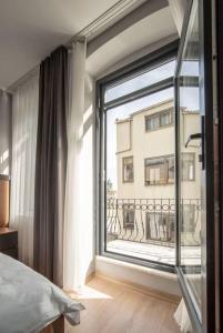 House with balcony in Galata 2