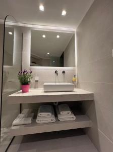 Konstantinou Deluxe Apartments