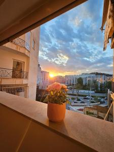 Acropolis Dream Apartment - 50sqm 2BR Big Living Room with Large Terrace Next to Siggrou FIX Subway Station in the City Center