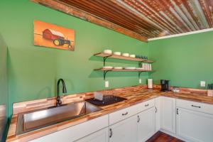 Near Wineries Country Condo in New Haven