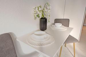 Luxury Studio Gem 10min to Disney Pool and Amenities