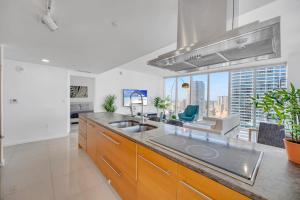 Sun, Style and Skyline Modern Icon Brickell 2BR