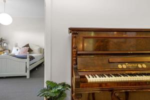 Red Door - Centrally Located