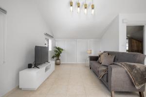 Golden Coast by Homie