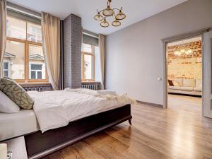 Old Riga 1BR, Doma Square Views