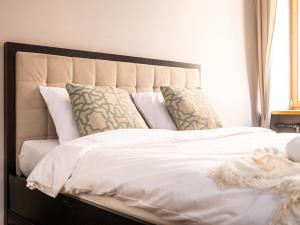 Old Riga 1BR, Doma Square Views