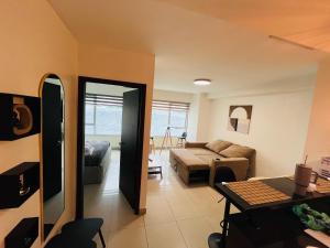 Suite Completa Parqueo Piscina Gym Buena Vista Tranquilo