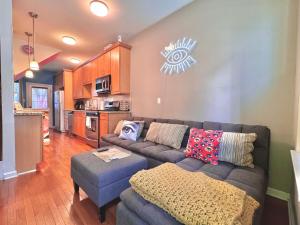 Modern-Chic Living in the Heart of Center City