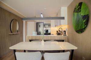 Flawless 3BR with Balcony in Miraflores