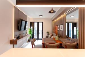 Brand-new designer apt - Pool in Miraflores