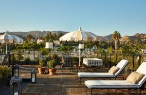 Cozy Studio With Franklin Village View - 30 Day Minimum Stay