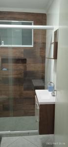 Frente ao Mar Guilhermina Praia Grande -SP litoral Sul Wi-Fi rápido 100 m da Feirinha de Artesanato