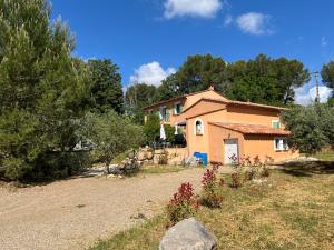 Maisons d'hotes Le Mas des Oliviers appartement 2 pieces tous conforts : photos des chambres