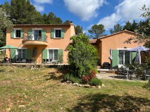 Maisons d'hotes Le Mas des Oliviers appartement 2 pieces tous conforts : photos des chambres