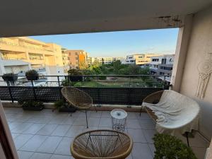 Appartements Montpellier Un ecrin de lumiere pour enchanter votre sejour : Appartement 2 Chambres avec Balcon et Terrasse