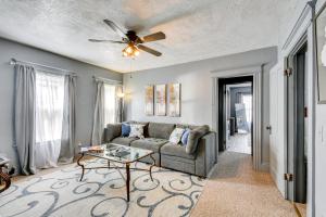 Less Than 2 Mi to Hospitals and University South Wedge Apt!