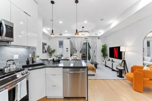 Luxury 3BR Backyard Oasis Close to NYC FirePit