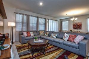 Luxury Family Home W- Bbq,Pool Spa- 7047Srr