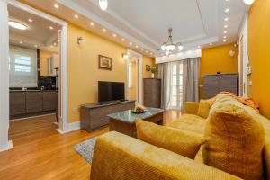 Apartments with swimming pool Novalja, Pag - 24151