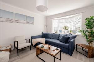 Modern Coastal Retreat, HotTub, Fire Pit, Pets welcome