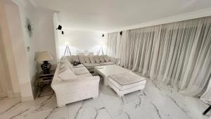 Sea View Penthouse, Monaco Border, Private Parking