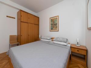 Villa Supetar Garden - Two Bedroom Apartment with Balcony
