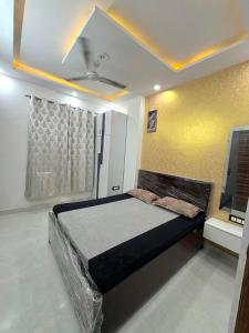 Luxury Apartment at New Delhi With Lift and Car parking