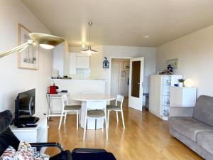 Studio in Nieuwpoort with Stunning Sea Views