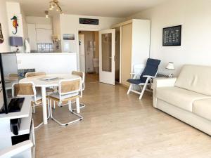 Apartment in Nieuwpoort near the Beach