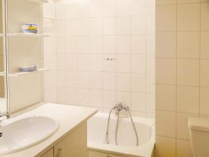 Seaside Getaway w Balcony