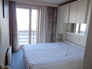 Apartment in Nieuwpoort near the Beach