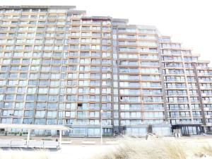 Apartment in Nieuwpoort with sea views