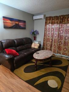 Cozy Condo1
