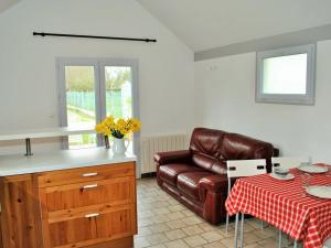 Maisons de vacances Charmant gite au coeur du Val de Loire avec jardin privatif, proche des chateaux et vignobles - FR-1-381-50 : photos des chambres